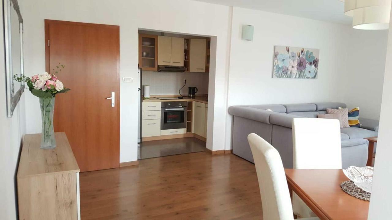 Cozy Apartment With Sea View Kaštela Εξωτερικό φωτογραφία
