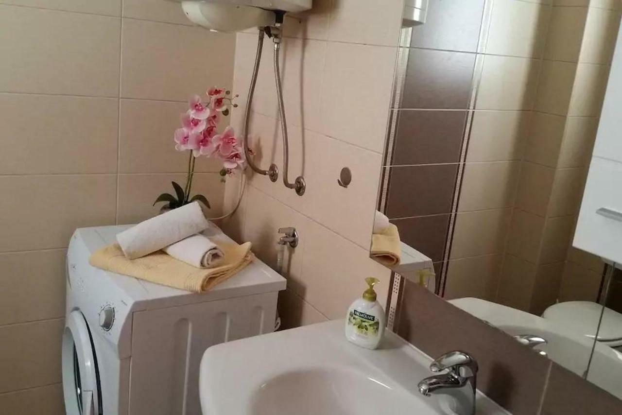 Cozy Apartment With Sea View Kaštela Εξωτερικό φωτογραφία